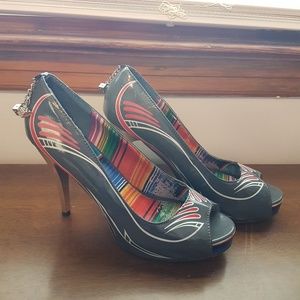 Irom Fist Pinstripe Pump